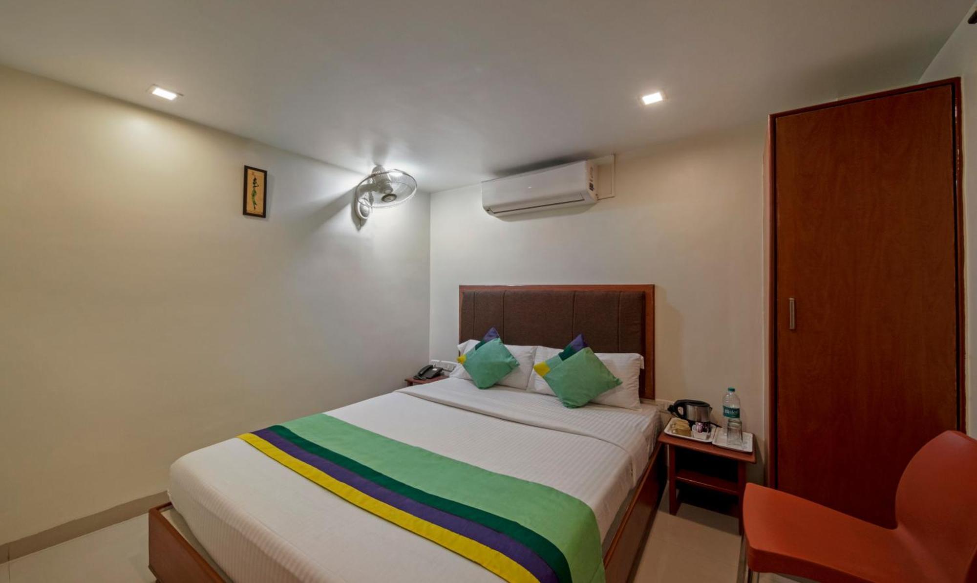 Treebo Sam Residency Hotell Coimbatore Exteriör bild