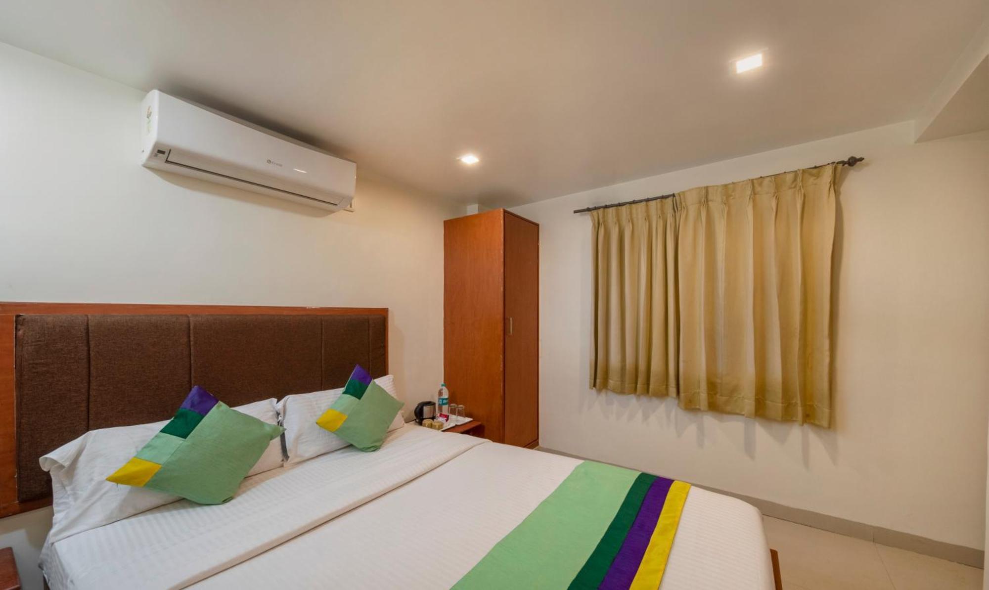 Treebo Sam Residency Hotell Coimbatore Exteriör bild