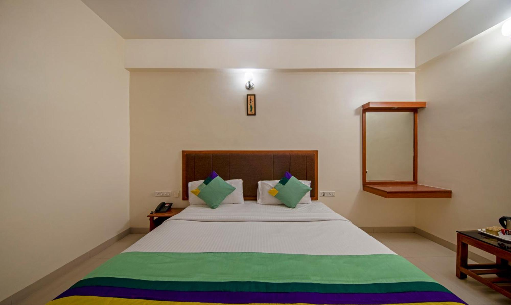 Treebo Sam Residency Hotell Coimbatore Exteriör bild