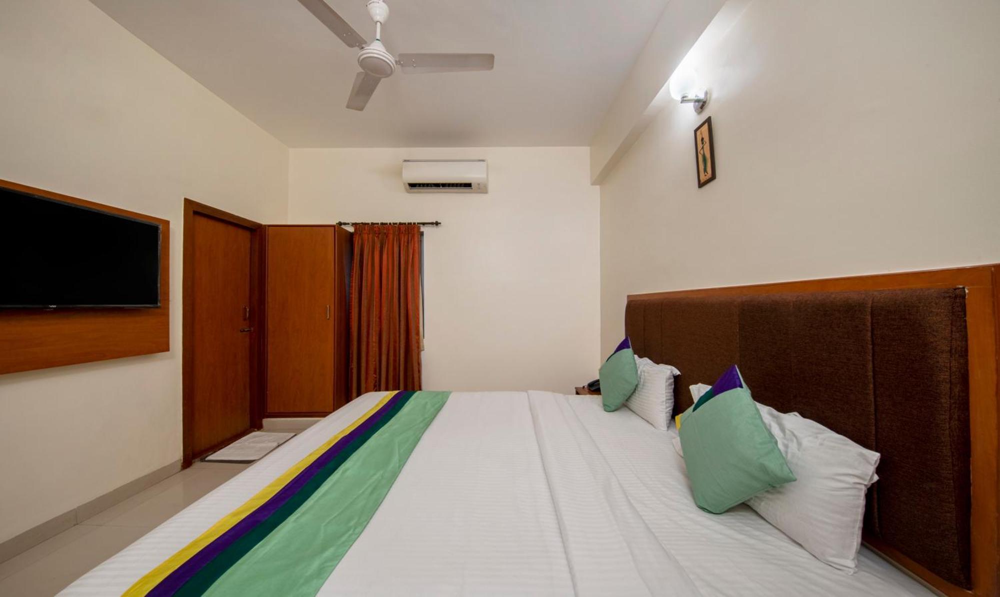 Treebo Sam Residency Hotell Coimbatore Exteriör bild
