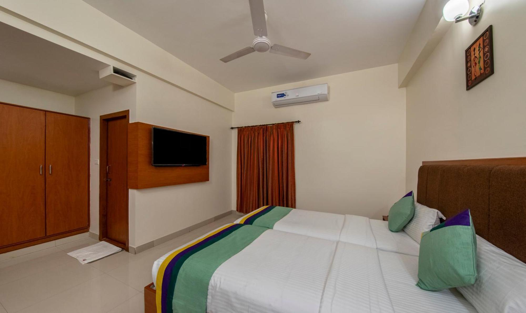 Treebo Sam Residency Hotell Coimbatore Exteriör bild