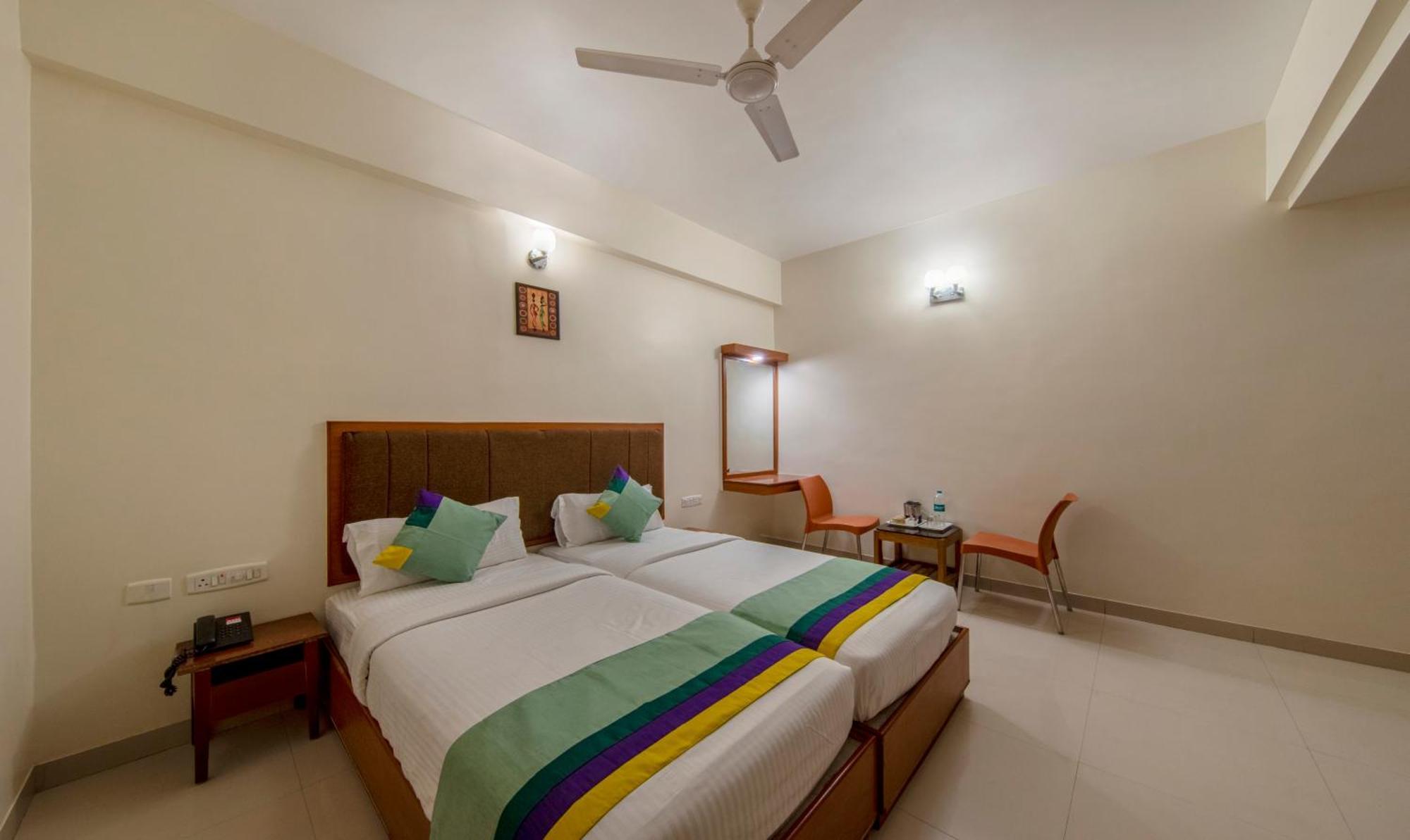 Treebo Sam Residency Hotell Coimbatore Exteriör bild