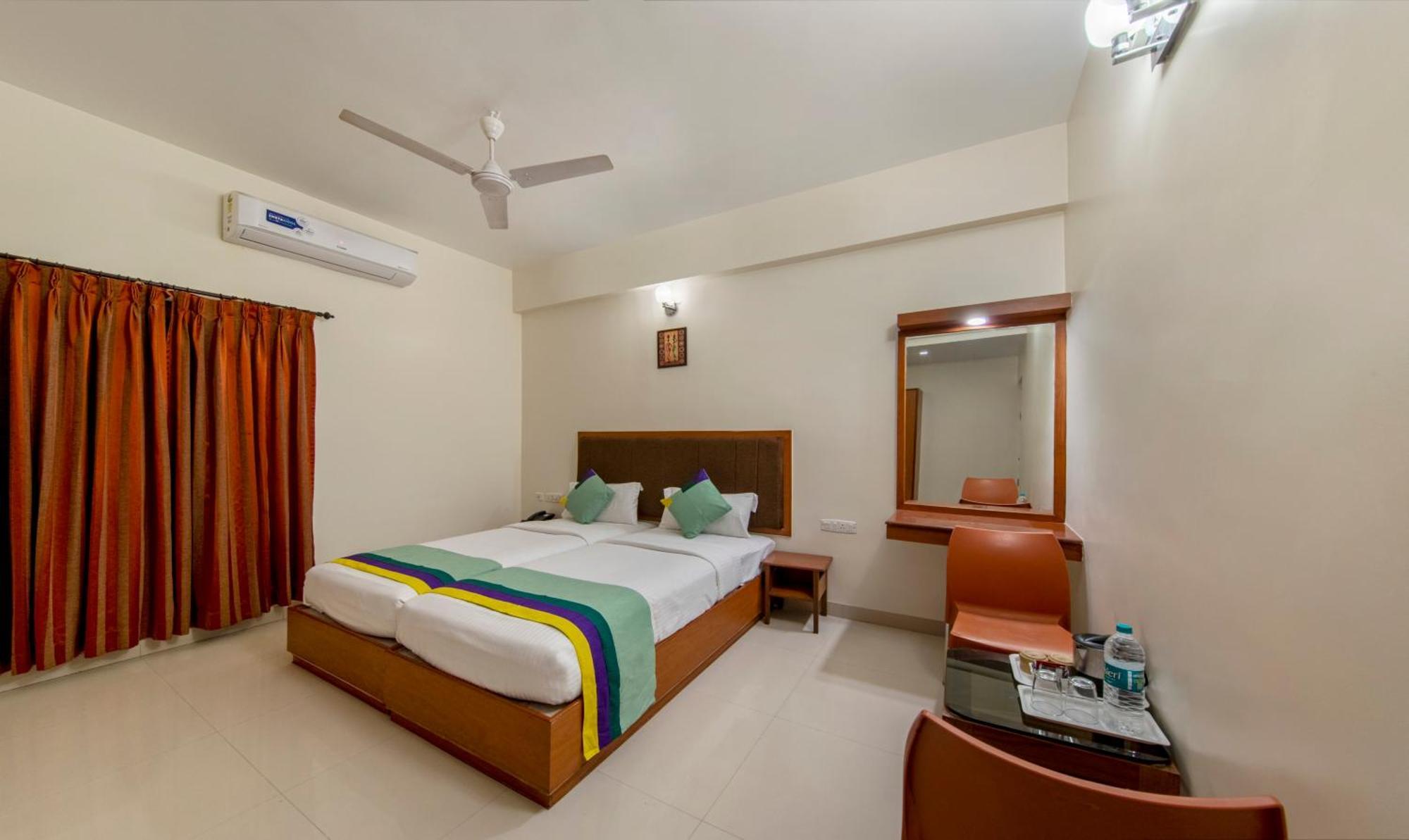 Treebo Sam Residency Hotell Coimbatore Exteriör bild
