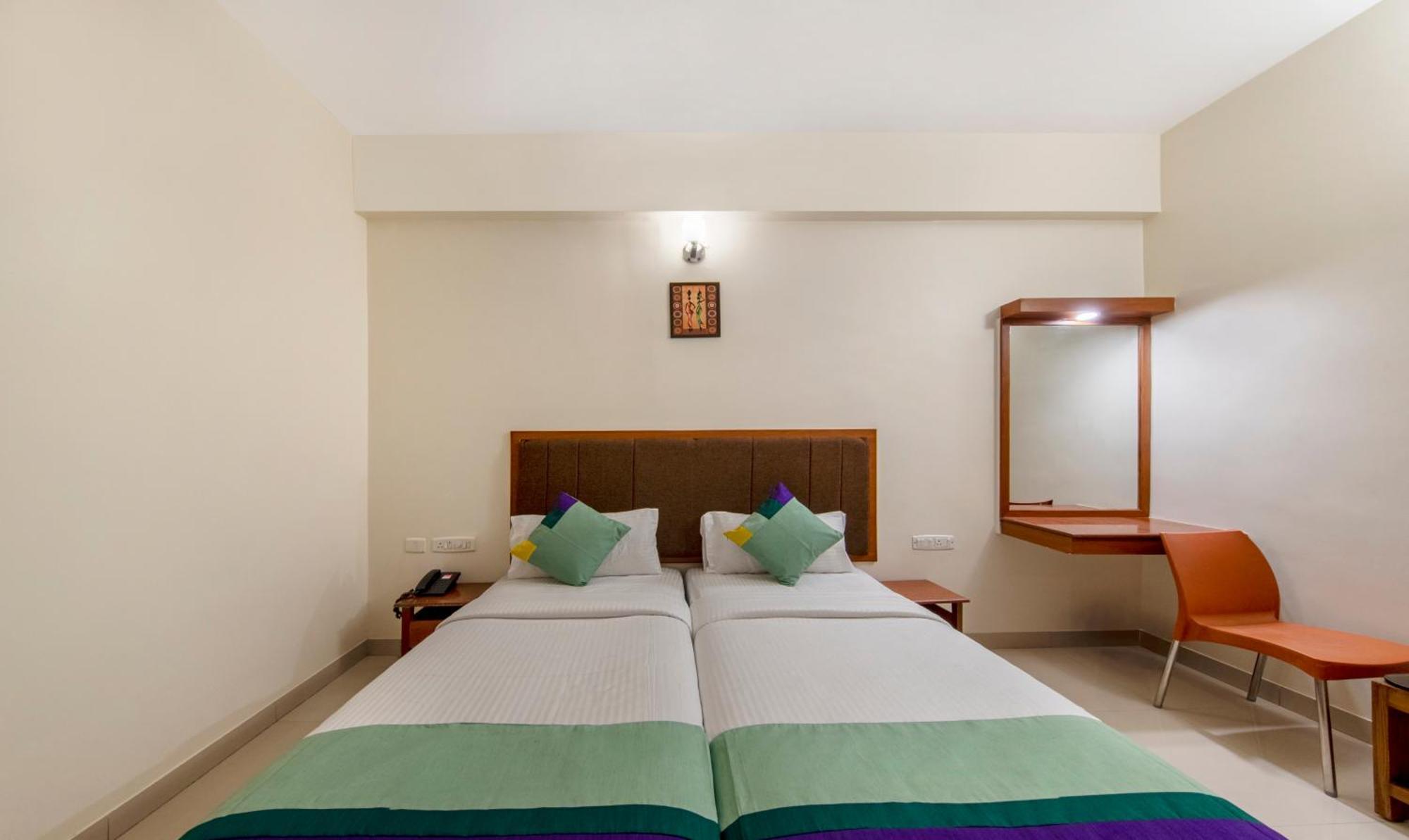Treebo Sam Residency Hotell Coimbatore Exteriör bild