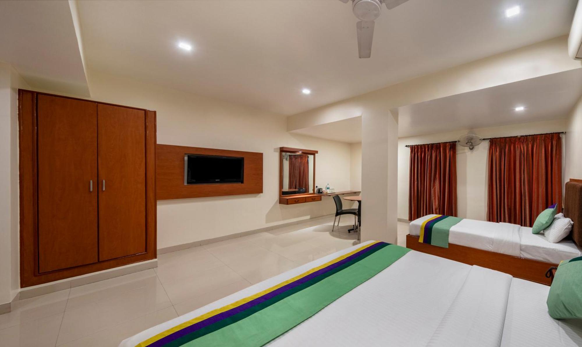 Treebo Sam Residency Hotell Coimbatore Exteriör bild