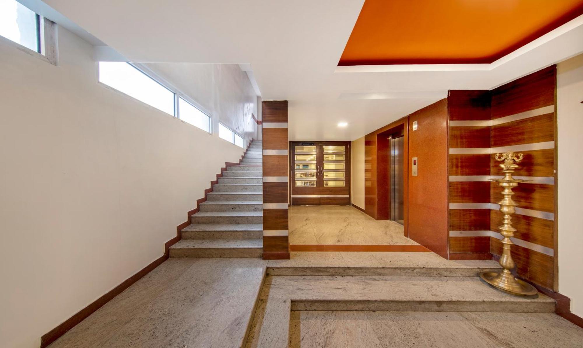 Treebo Sam Residency Hotell Coimbatore Exteriör bild